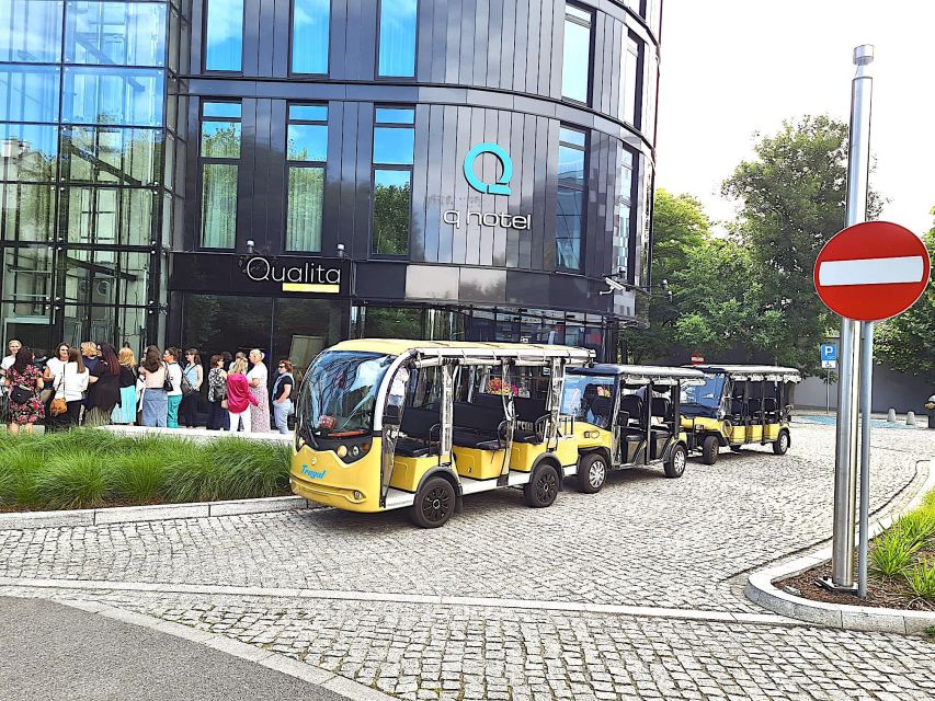Krakow: Private Panoramic Tour by Golf Cart with Audio Guide - The 90-minute pace and what you will miss