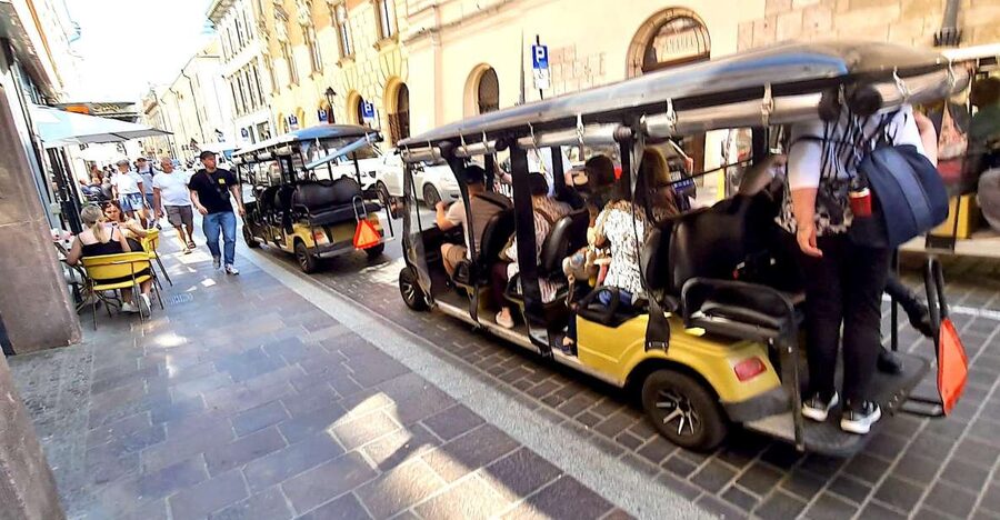 Krakow: Private Panoramic Tour by Golf Cart with Audio Guide - Main Market Square and Krakow’s Old Town