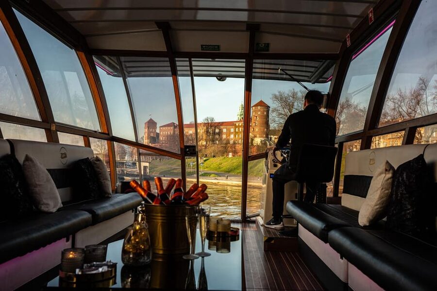 Krakow: Sightseeing Cruise on Vistula River with Audio Guide - Sailing past Wawel and the Church on the Rock