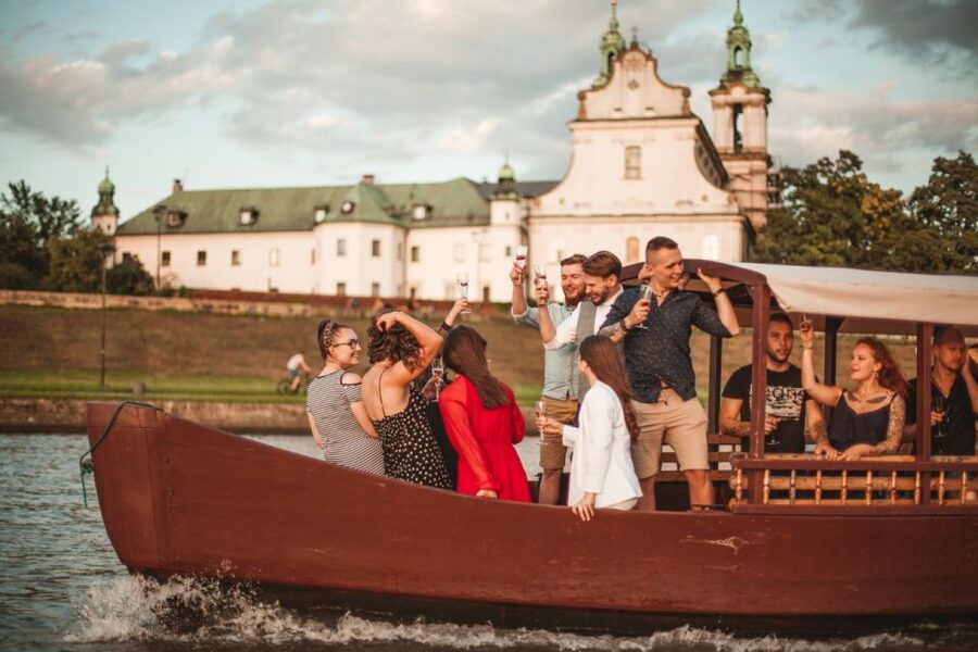 Krakow: Vistula Night Cruise by Gondola w/ Audio Commentary - Wawel Castle from the river