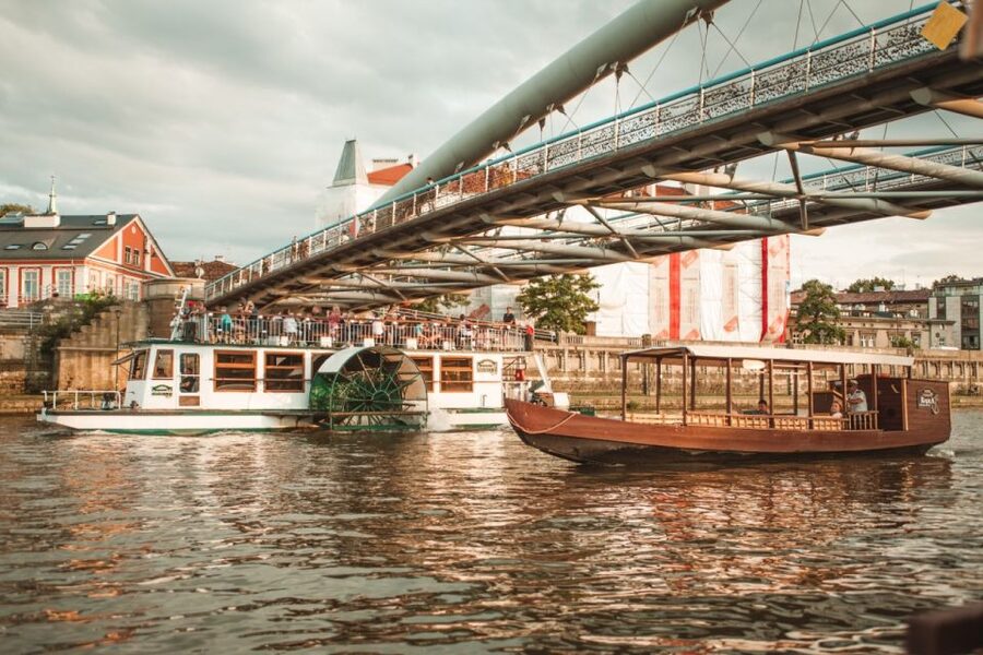 Krakow: Vistula Night Cruise by Gondola w/ Audio Commentary - Meeting the boat beside Bernatek Footbridge