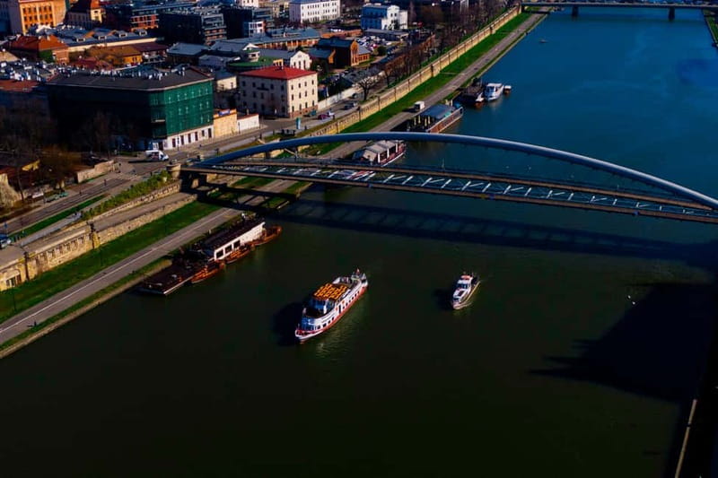 Krakow: Vistula River Sightseeing Cruise with Audio Guide - Wawel Castle and Wawel Hill from the river