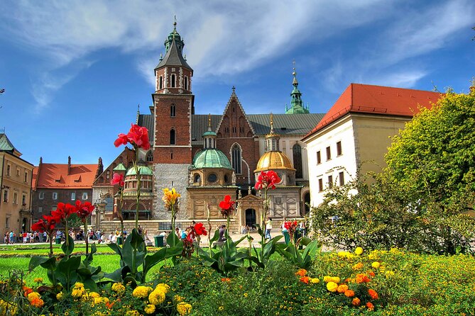 Krakow Walking Tour with Audioguide on Your Smartphone - Szeroka Street and the Old Synagogue