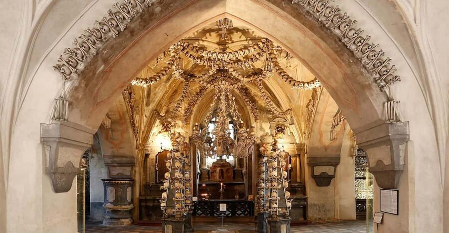 Kutná Hora: Sedlec Ossuary Skip-the-Line Ticket & Audioguide - Getting into the chapel without wasting time