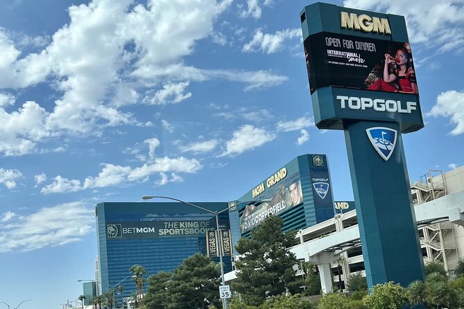 Las Vegas Neon and Secrets: Self-Guided Audio Tour - The Mirage Volcano adds sound, light, and timing