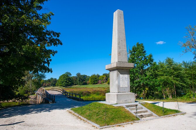 Lexington & Concord Self-Guided Driving & Walking Audio Tour - Lexington Battle Green and the opening shots