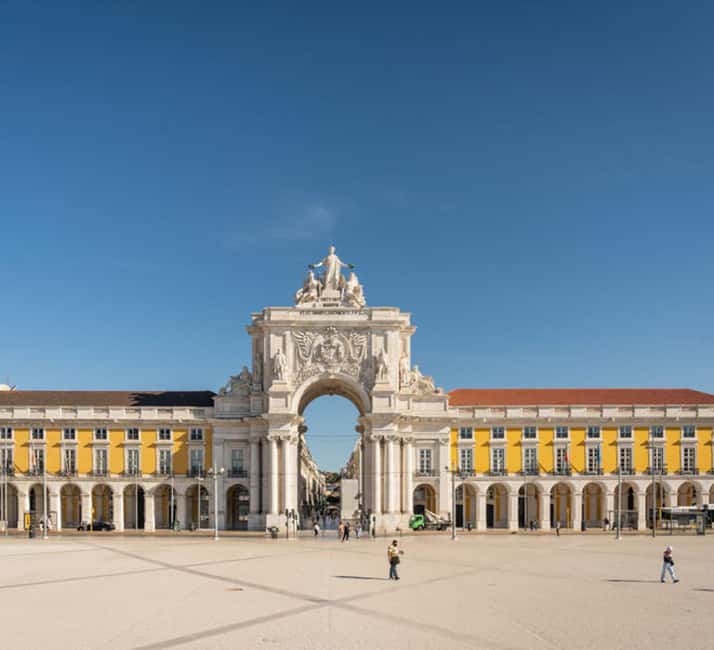 Lisbon: City Audio Guide with 24-Hour Transportation Pass - Riding Tram 28 through old Lisbon