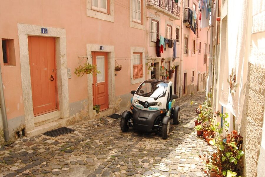 Lisbon: Electric Car Moorish Tour with GPS Audio Guide - Igreja de Santo António and Lisbon Cathedral