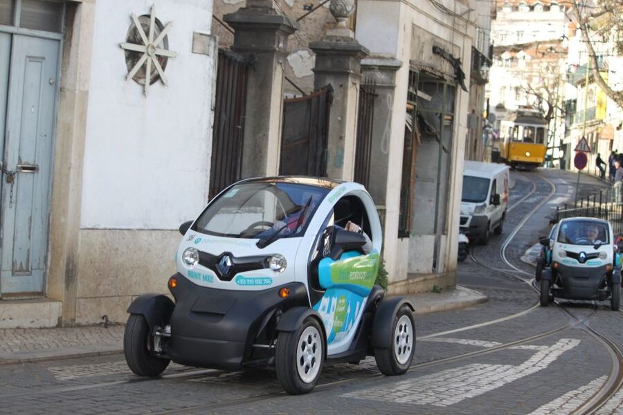 Lisbon: Electric Car Moorish Tour with GPS Audio Guide - São Vicente, the National Pantheon, and Mouraria