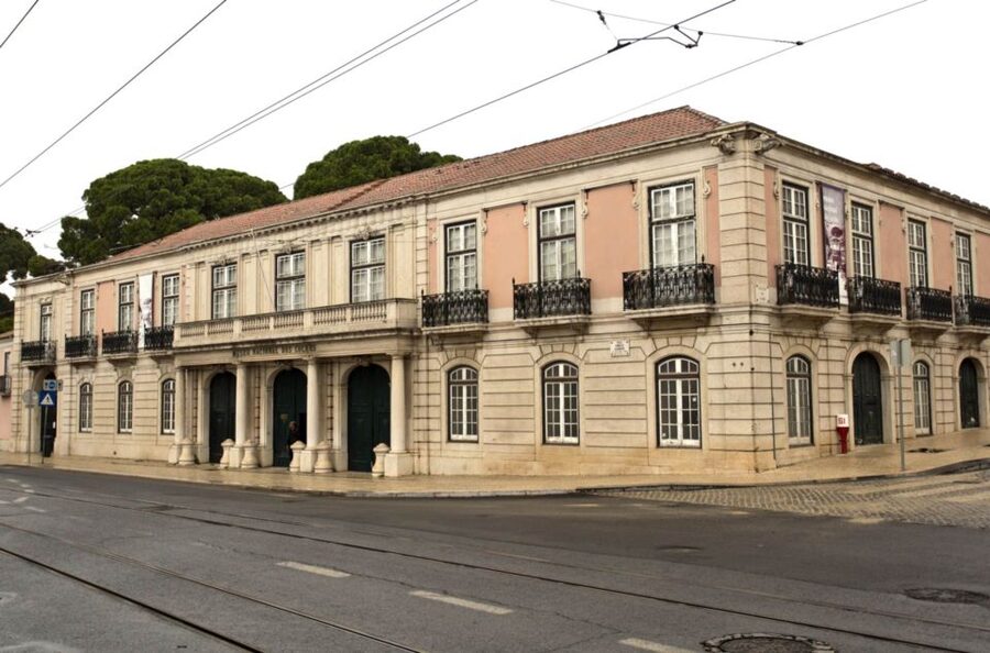 Lisbon: National Coach Museum Entry Ticket and Audio Guide - What the self-guided visit feels like
