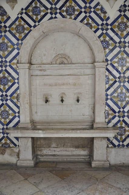 Lisbon: National Tile Museum E-Ticket & Audio Guide - Courtyard, café area, and a useful pause