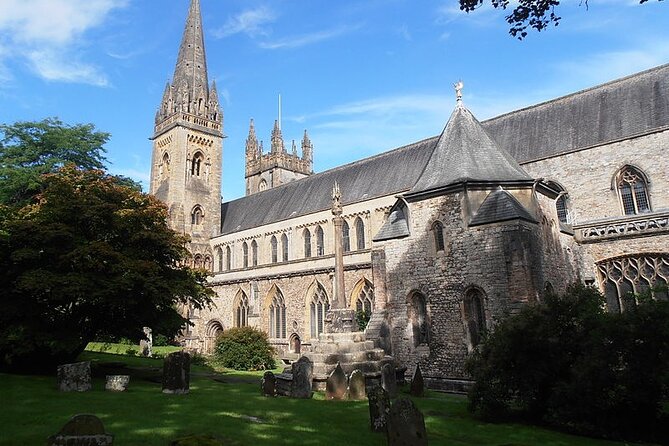 Llandaff's Ghosts: A Self-Guided Audio Tour - How the VoiceMap format affects the experience