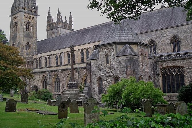 Llandaff's Ghosts: A Self-Guided Audio Tour - Daylight, dusk, or full darkness?