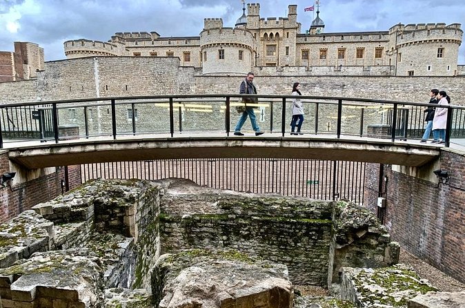 Londinium's Footprint: Explore London's Roman wall on a self-guided audio tour - Churches shaped by medieval London, the Blitz, and the 1990s