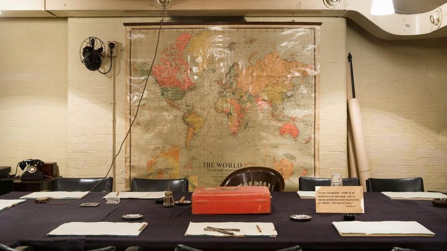 London: Churchill War Rooms Ticket & Political London Audio - Key points at a glance