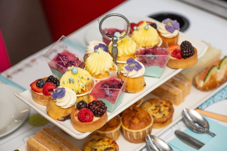 London: Gin and Afternoon Tea Bus Tour with Audio Guide - Practical points before you board
