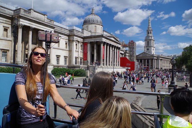 London Panoramic Open Top Bus Tour with Audio Guide - Live guides, audio commentary, and language choices