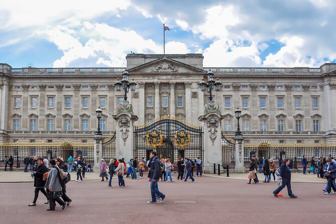 London Public Buses Audio Tour - Route 15: historic sights from the street