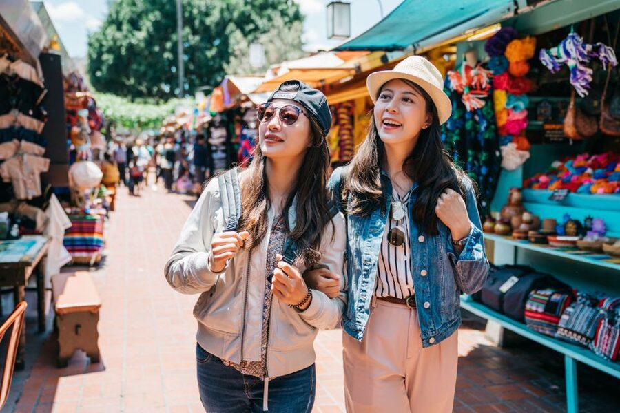 Los Angeles: Hop-On Hop-Off Bus Tour with Audio Guide - What this bus tour really does well