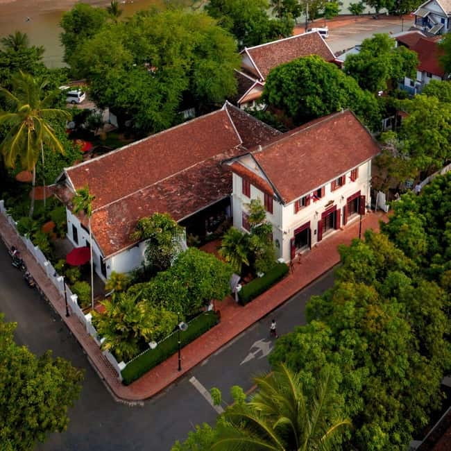 Luang Prabang: Audio-Guided City Tour in Electric Car - Why this one-hour ride works in Luang Prabang