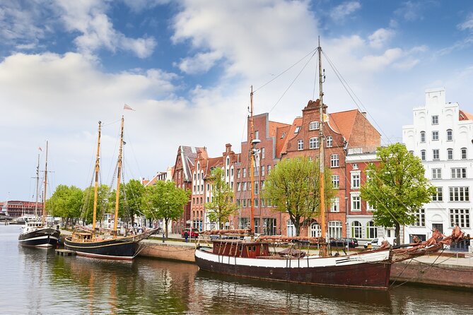 Lübeck Scavenger Hunt and Highlights Self Guided Audio Tour - Heiligen-Geist-Hospital and the city administration