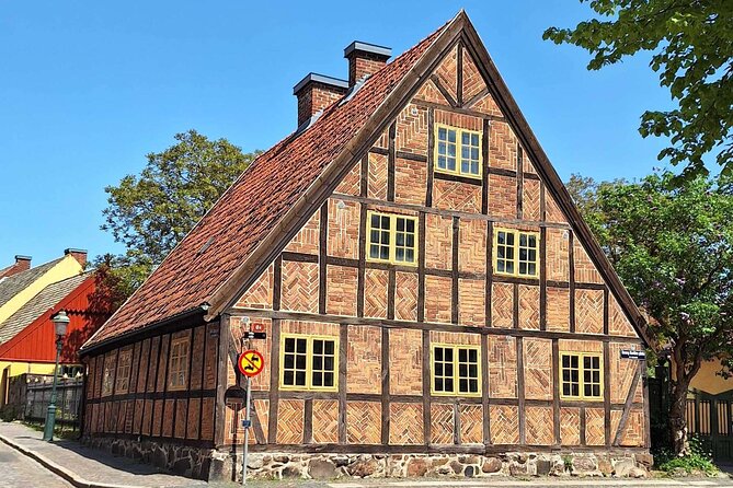 Lund's Medieval and Modern History: A Self-Guided Audio Tour - Starting at Lund Central Station and Stortorget