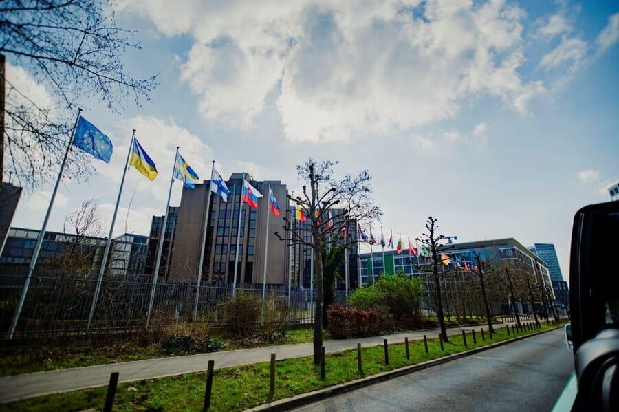 Luxembourg: City Bus Tour with Audio Guide and Headphones - Comfort, visibility, and the bus itself