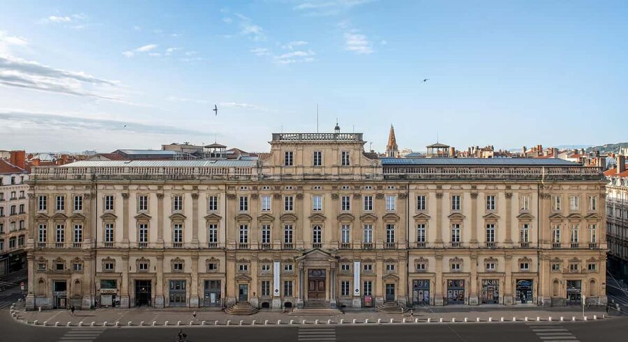 Lyon: Museum of Fine Arts Ticket & City Audio Guide - Making two hours work well