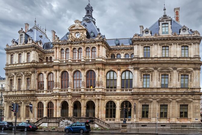 Lyon WWII and Resistance Tour with Audio Guide - Starting at Cours Gambetta with six young resisters