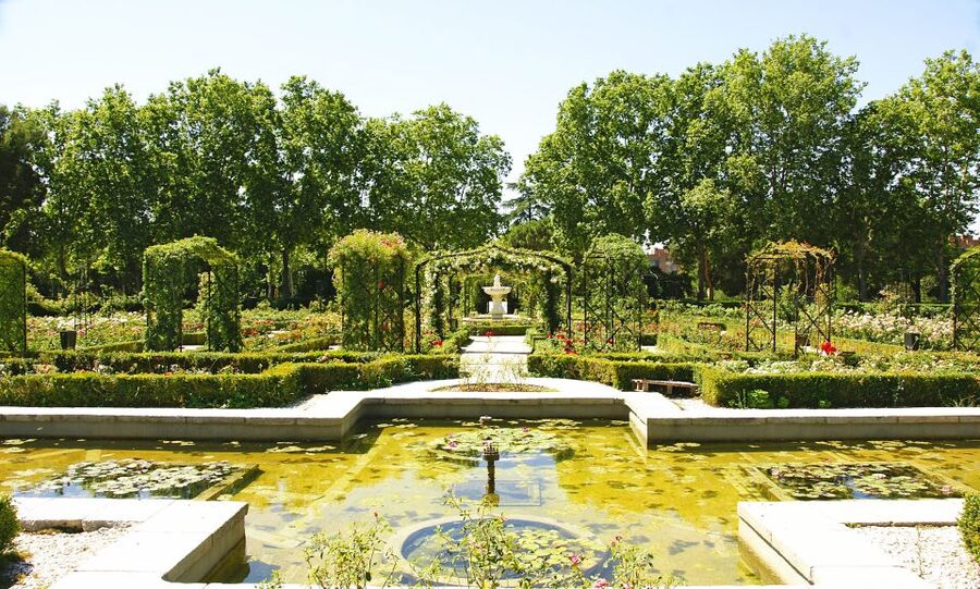 Madrid: El Retiro Park Self-Guided Audio Tour - Casita del Pescador, a smaller stop with a different feel
