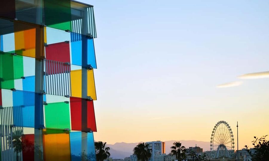 Malaga: Centre Pompidou Malaga Ticket and City Audio Guide - How to use the 95-stop Malaga audio guide