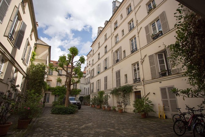 Marais self-guided audio tour: the neighborhood that has it all - Two old churches with very different stories
