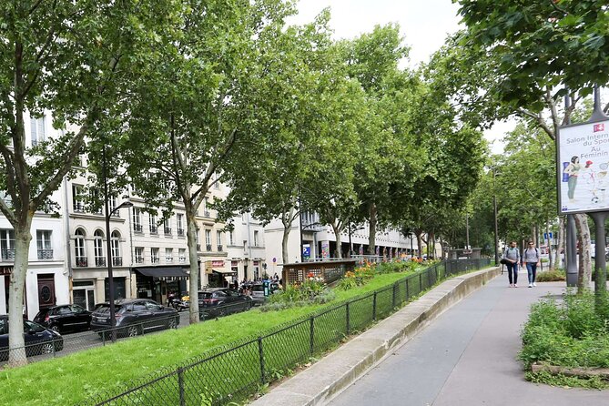 Marais self-guided audio tour: the neighborhood that has it all - Hôtel de Sully and the royal order of Place des Vosges