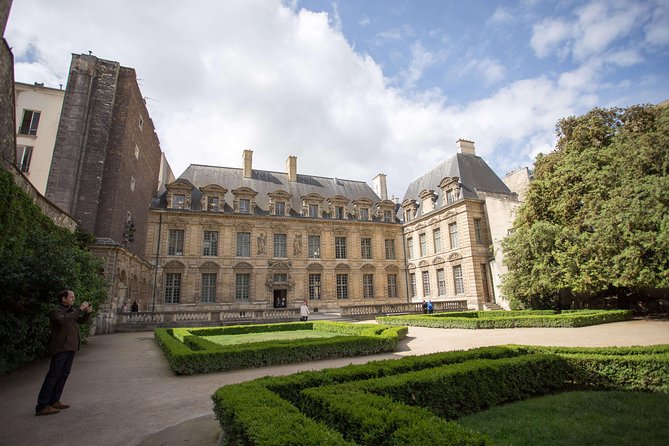 Marais self-guided audio tour: the neighborhood that has it all - Victor Hugo and the literary side of the neighborhood