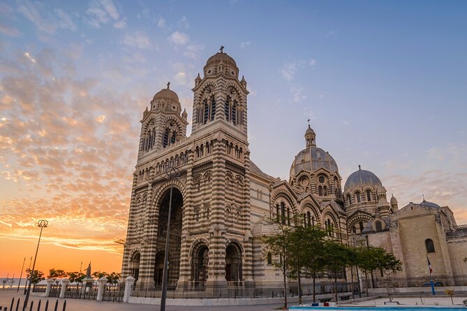 Marseille Scavenger Hunt and Highlights Self Guided Audio Tour - How the Marseille self-guided tour works