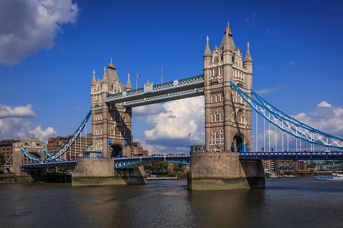 Medieval London: A Self-Guided Audio Tour from Monument to the Tower of London - Passing City Hall and crossing Tower Bridge