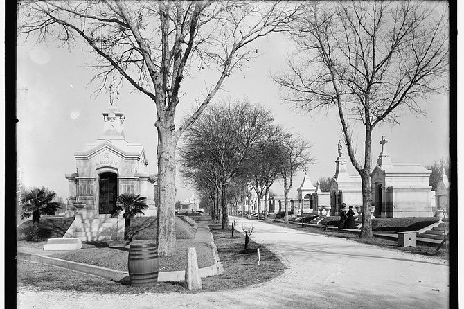 Metairie Cemetery Stories: A Self-Guided Audio Tour - A short audio tour with a lot of control