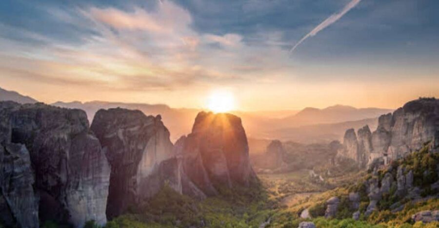 Meteora Private Full Day Tour from Athens & Free Audio Tour - Why the Athens to Meteora drive is worth considering