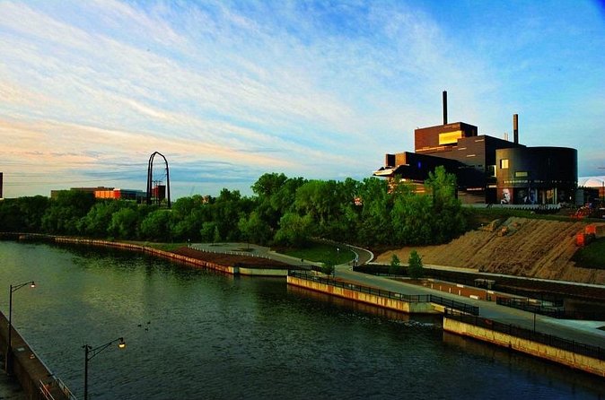 Minneapolis River Walk: A Self-Guided Audio Tour - Nicollet Island and the one-way finish