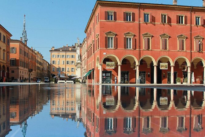 Modena Walking Tour with Audio and Written Guide by a Local - Piazza Grande, the city’s grand center