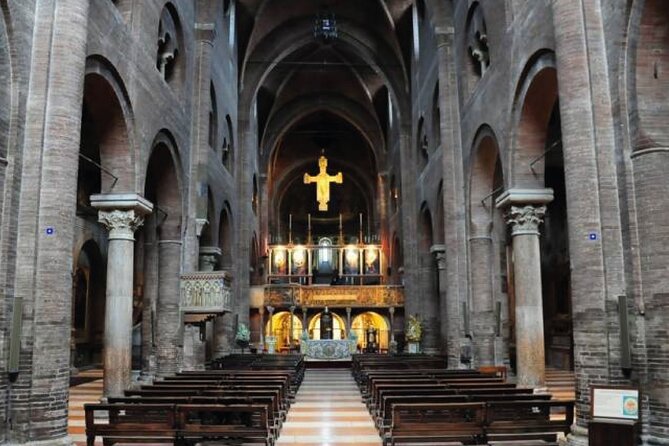 Modena Walking Tour with Audio and Written Guide by a Local - Luciano Pavarotti’s theater
