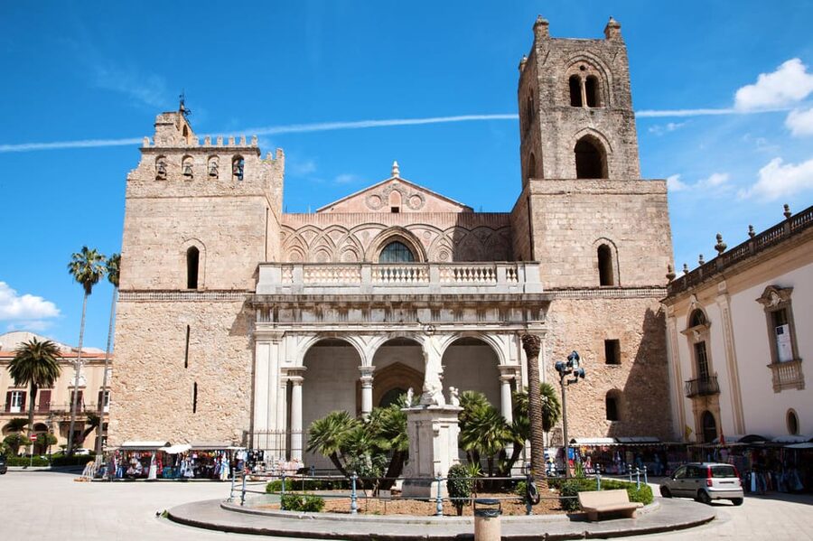 Monreale Cloister Ticket with Audio App - The Fountain Courtyard and Its Green Surroundings