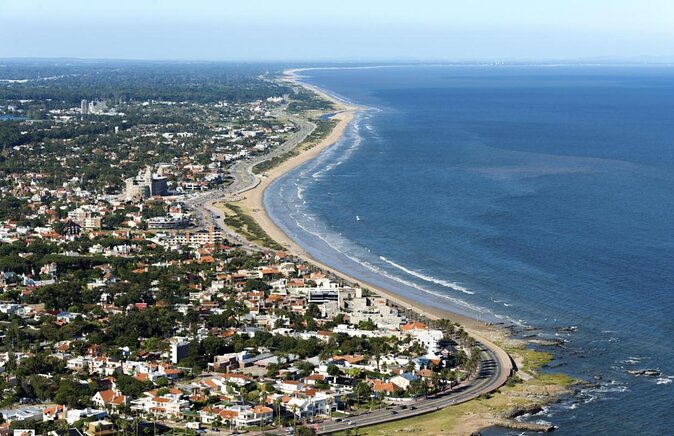 Montevideo: Walking Tour with Photographer and Audioguide - Key points to know before booking