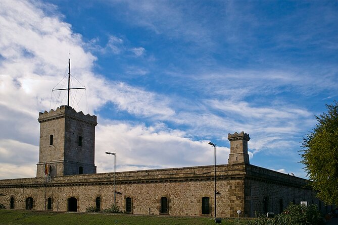 Montjuïc Cable Car Entry Voucher with Audio Tour on Your Phone - Lines, tickets, and the meaning of convenience