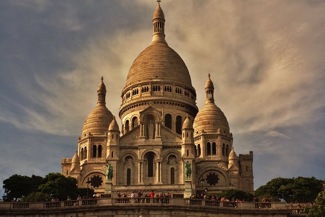 Montmartre Self-Guided Audio Tour: More Than Meets the Eye - Starting near Rue des Abbesses and the Wall of Love
