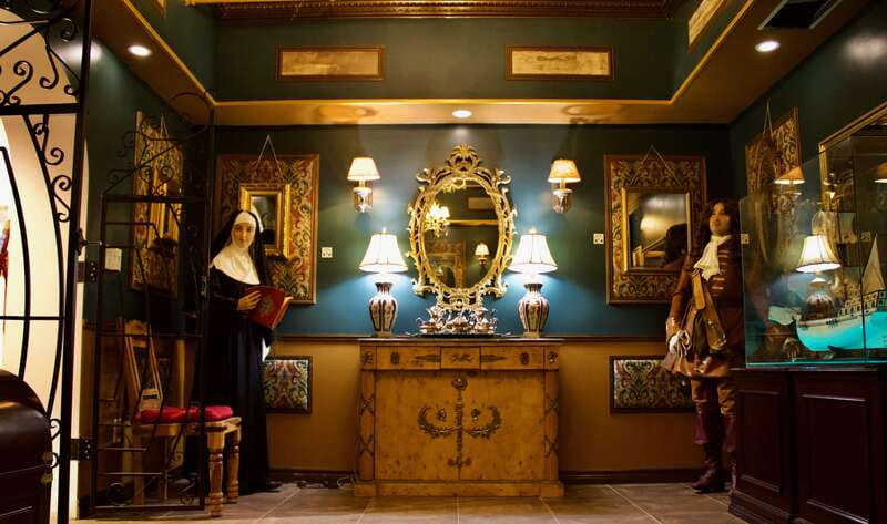 Montreal: Art Center and Museum Audio Guided Tour - Start with the local artists’ studios