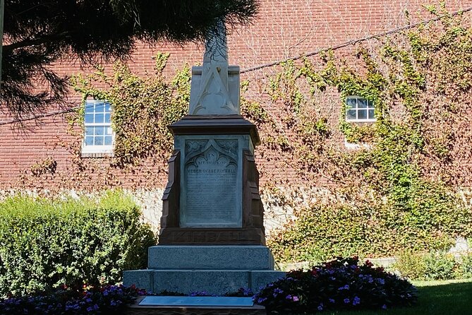 Mormon History Salt Lake Self-Guided Audio app Walking Tour - Brigham Young Historic Park and the Beehive area