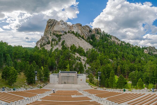 Mount Rushmore Self-Guided Walking Audio Tour - Stop two: The Avenue of Flags