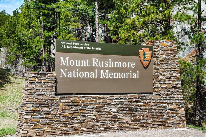 Mount Rushmore Self-Guided Walking Audio Tour - Stop one: Gutzon Borglum and the man behind the mountain
