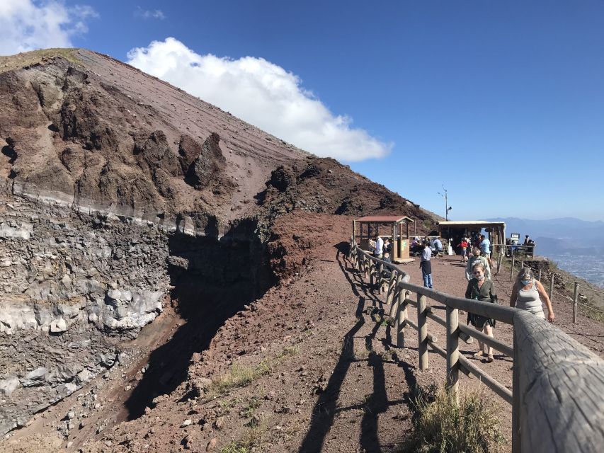Mount Vesuvius: Skip-the-Line Ticket and Smart Digital Guide - Getting to Mount Vesuvius from Naples or Pompeii